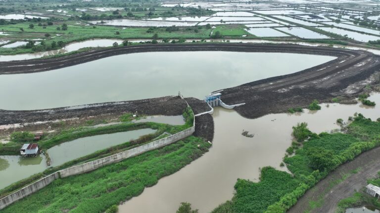 KOLAM RETENSI SOLUSI PENANGANAN BANJIR KALI LAMONG